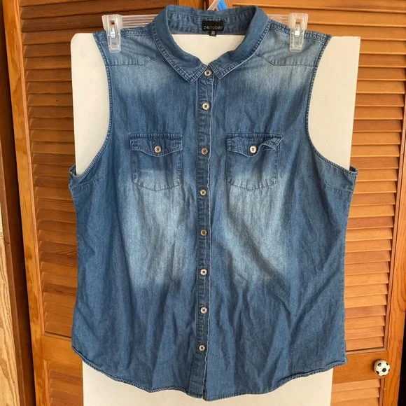 Button-down Jean sleeveless - Picture 1 of 3